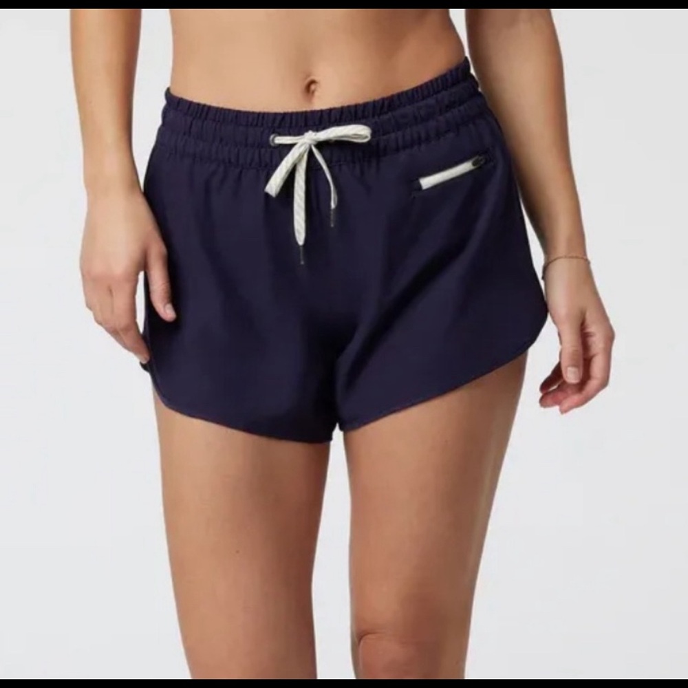 XL Navy Vuori Clementine 2.0 shorts in the 4 inch length.